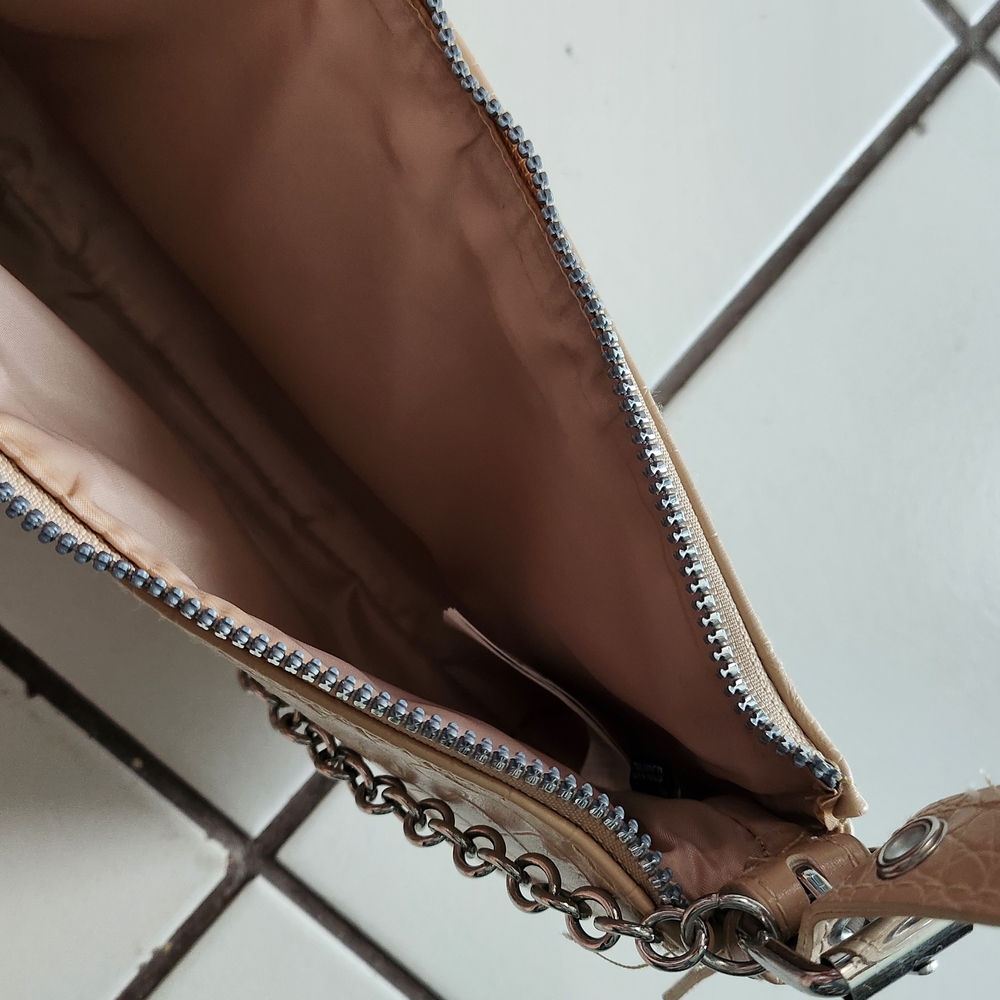 H&M Croc-Embossed Cream Shoulder Bag with Silver Chain - Picture 3 of 3